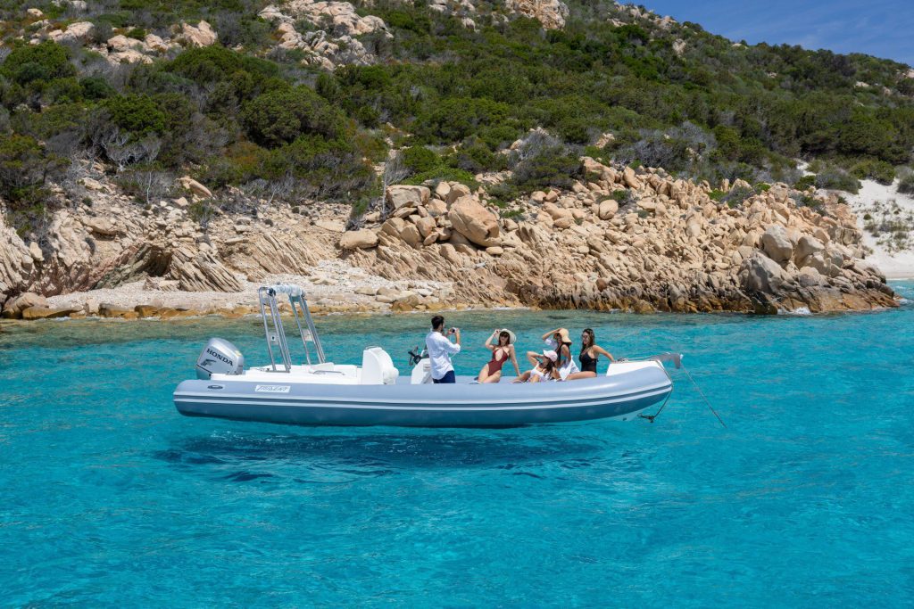 Baia di Ulisse Porto Pozzo Trident 8m 1