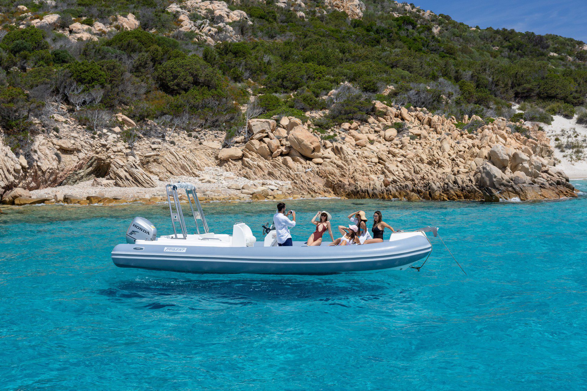 Baia di Ulisse Porto Pozzo Trident 8m 1